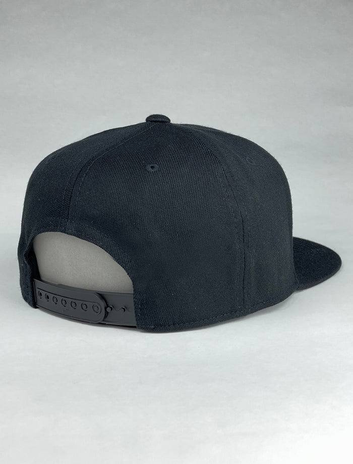 THE STRAIGHT HAT // BLACK