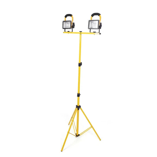 זוג פרוז'קטורים נטענים 30W עם חצובה מבית דרך ארץ, 1000 לומנס.