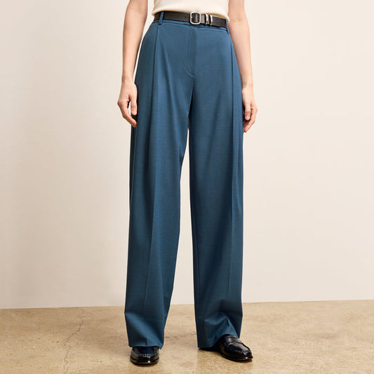 front image of a woman wearing the rina pant in bluebell | Lead
