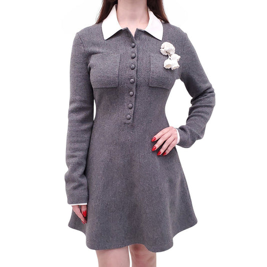 SELF-PORTRAIT GREY KNIT DRESS WITH FLORAL BROOCH DETAIL - SIZE M
