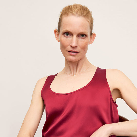 Front image of a woman wearing the Vicky Tank in Washable Silk Charmeuse in Scarlet | Lead